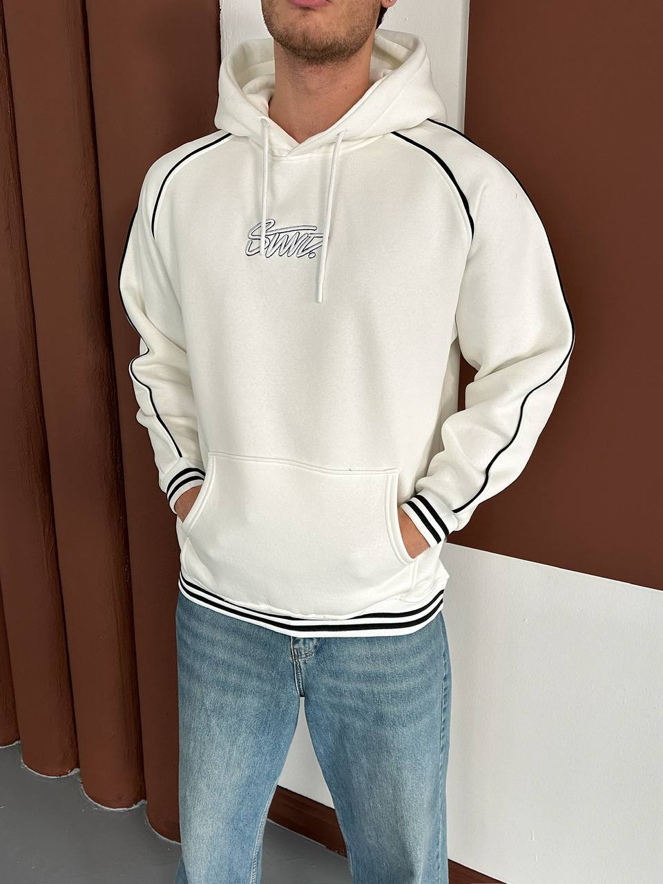 Kapüşonlu Nakış Detaylı Sweatshirt